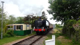 preview picture of video '9466 takes its train out of Wymondham Abbey station (Mid-Norfolk Railway)'
