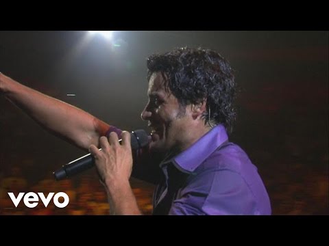 Videoclip de Caprichosa (Live Version) — Chayanne