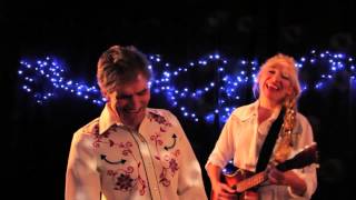 "Old Hands" Lo Carmen & Peter Head