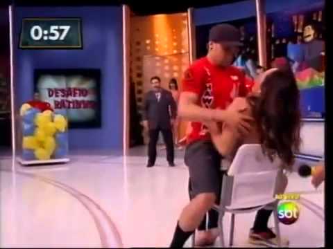 Programa do Ratinho - Participação de Núbia Óliiver e Os Hawaianos