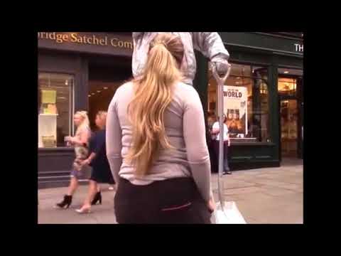 Guardate cosa fa questo uomo