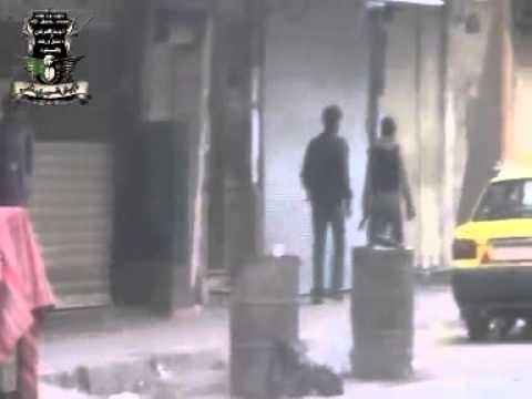 تمشيط أحياء مخيم اليرموك في دمشق بعد السيطرة علهيا من قبل ألوية الفرقان