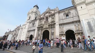 Semana Santa: Calles abarrotadas y largas colas para ingresar a las iglesias en el Centro de Lima