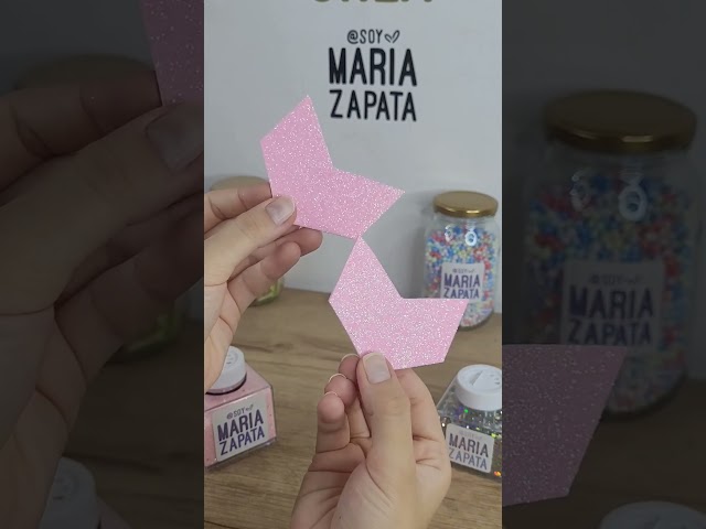 Vídeo relacionado con Juego de arco y flechas de San Valentín para sesiones de fotos de moda, accesorios para fotografía creativa y fiestas infantiles, flechas en forma de corazón