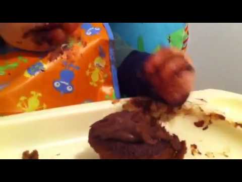 Paxton first cupcake