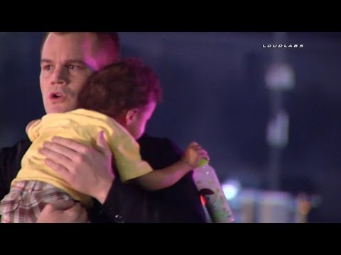 Watch Police Officer Comfort Baby After His Mom Left Him at Crash Scene