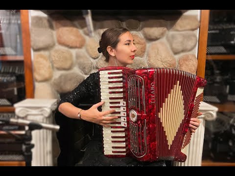 6420 - Red Titano Standard Organette Piano Accordion LMM 41 120 $1299