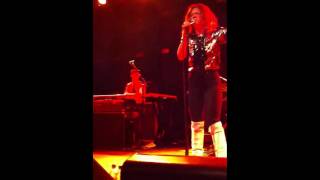 Nikka Costa - Keep Pushin&#39; (Philadelphia 7.13.11)