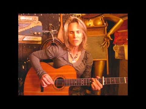 Lynne Hanson - Here That Old House - Songs From The Shed Session