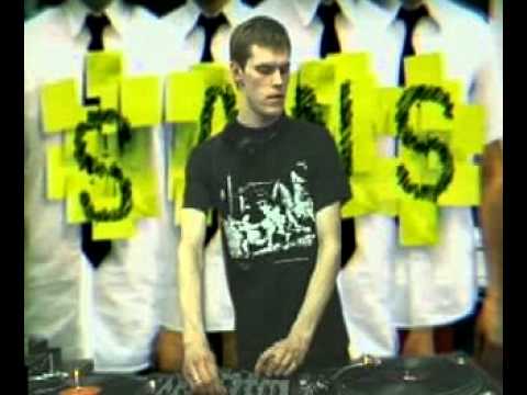 Izhevski @ RTS.FM Studio - 13.04.2009: DJ Set (VJ Mix by Selesneva)