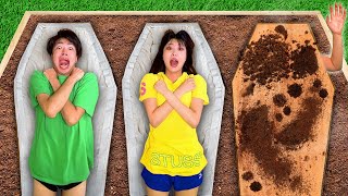 妹と棺桶で24時間生活した。家族が土の中に埋められて恐怖に耐える