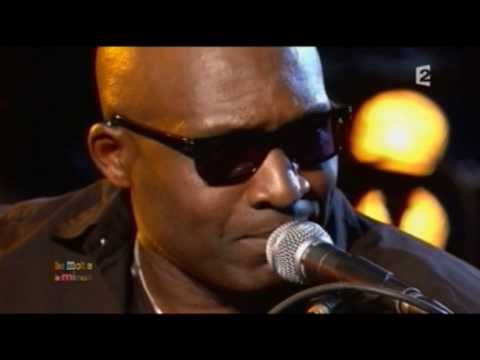 Roland TCHAKOUNTE live “Blues Menessen” en septet – TV oct 2010