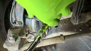 How to change a wheel Bearing (Jeep Renegade)