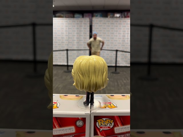 Vídeo relacionado con Funko WWE Trish Stratus Diamond Glitter Exclusive Pop Figure 66