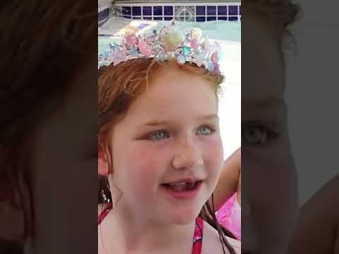 ADLEY needs her CROWN!! merdad is coming back and will be mad if adley isn't wearing her crown!! 👑