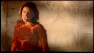 SORAYA LAMILLA &quot; Lejos de Aqui&quot;