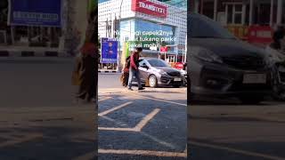 Download lagu Tukang Parkir Bukan Sembarang Tukang Parkir ini, #kocak #lucu #memes #shorts mp3