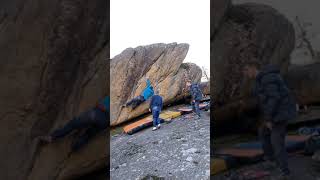 Video thumbnail of Coliseum, 7B+ (sit). La Pedriza