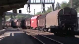 preview picture of video 'Br 155 + Güterwagen vorbeifahrt'