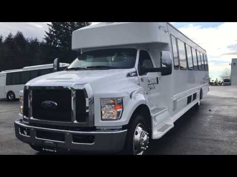 2017 Ford Starcraft XLT 44 Passenger - S03634