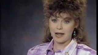 JEANNIE C. RILEY - Award Show Dress