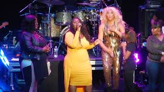 Tamar Braxton and fans - Love and War - NYC 2017