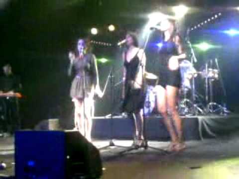 Nouvelle Vague - Just Can't Get Enough (Live in Moscow 19.02.11)
