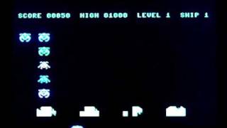 Invaders on Commodore C16 vintage home computer. Gameplay & Commentary