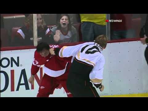 10/08/2010 FIGHT Perry vs.....Datsyuk?!!