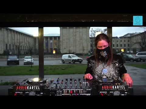 The Blue Oyster: PLK / 16.04 / 17 - 18