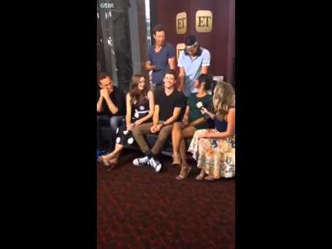 The Flash cast talks to ET now at SDCC 2015