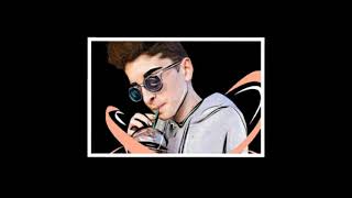 OYE SIRI. ALEJO MARÍN ft. MANUEL PÉREZ | MusicandElse Genial