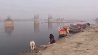 preview picture of video 'Boating in Yamuna river, Mathura'