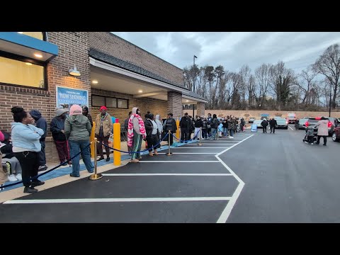 New Food Lion opens on N. Elm Street