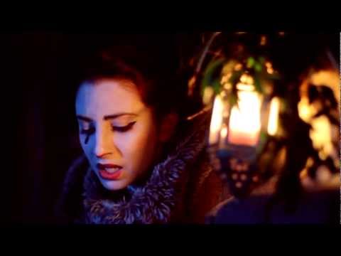 emmy Curl - No Moon  (Official Video)