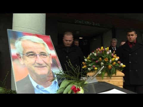 Abschied von FC-Ikone: Löhr in Köln beerdigt