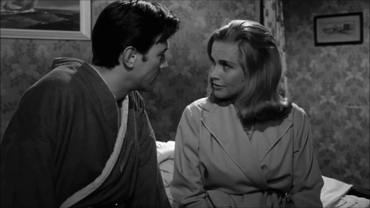 Life at the Top (1965) - Joe fails the job interview