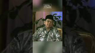 Download lagu MARI KETAWA CARA GUS DUR#totalpolitik #abdurrahmanwahid #gusdur #nahdlatululama #presiden mp3