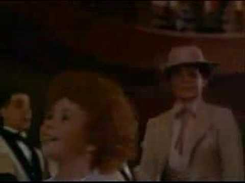 Annie (1982) - Let's Go To The Movies