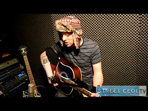 Street Ceol TV - Ciaran Lenehan - Apple Song