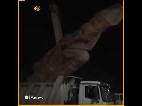 يحاكي الأصلي.. نقل تمثال رمسيس من أمام جامعة الزقازيق