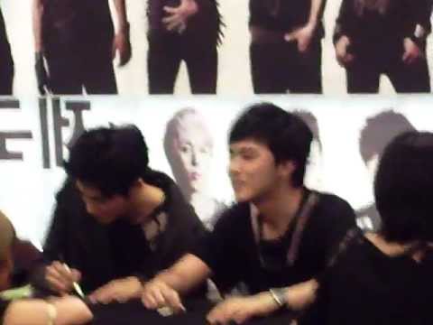 [FANCAM] 20120909 ZE:A Hee Chul Youngpung Fansign