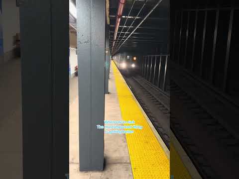 B train arriving at 72nd street #railfan thumbnail
