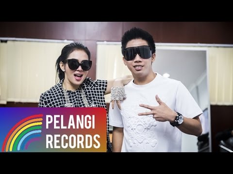 Syahrini feat. Kevin Bun - Dream Big (Official Lyric Video)