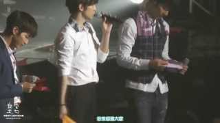 【皇宫独家】130622 2pm Live Tour in Seoul 纸飞机talk junho focus中字]