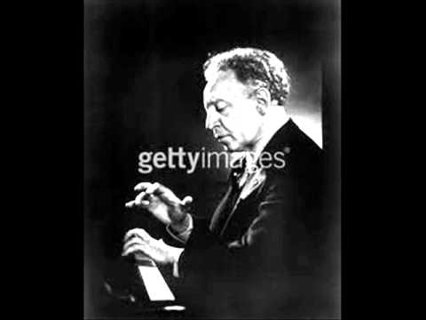 Artur Rubinstein plays Debussy  