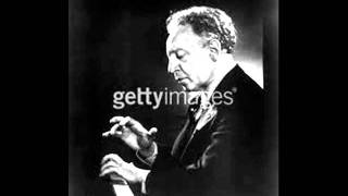 Artur Rubinstein plays Debussy  