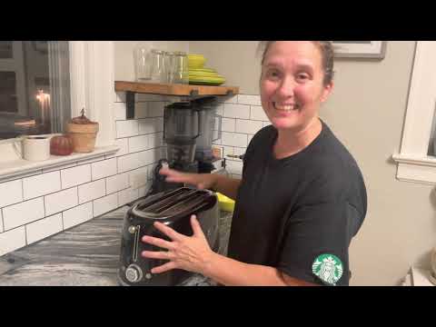 How do you fix a toaster lever not staying down.   Easy Fix.  Smeg Toaster