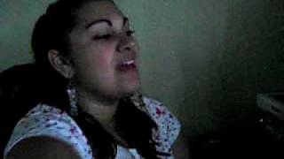 SOME DUMb GiRL TRYNA SING LOL