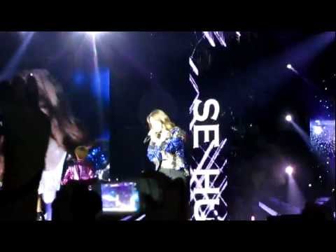 [Fancam] TTS & EXO - DJ got us falling in love again @ SM Town Jakarta